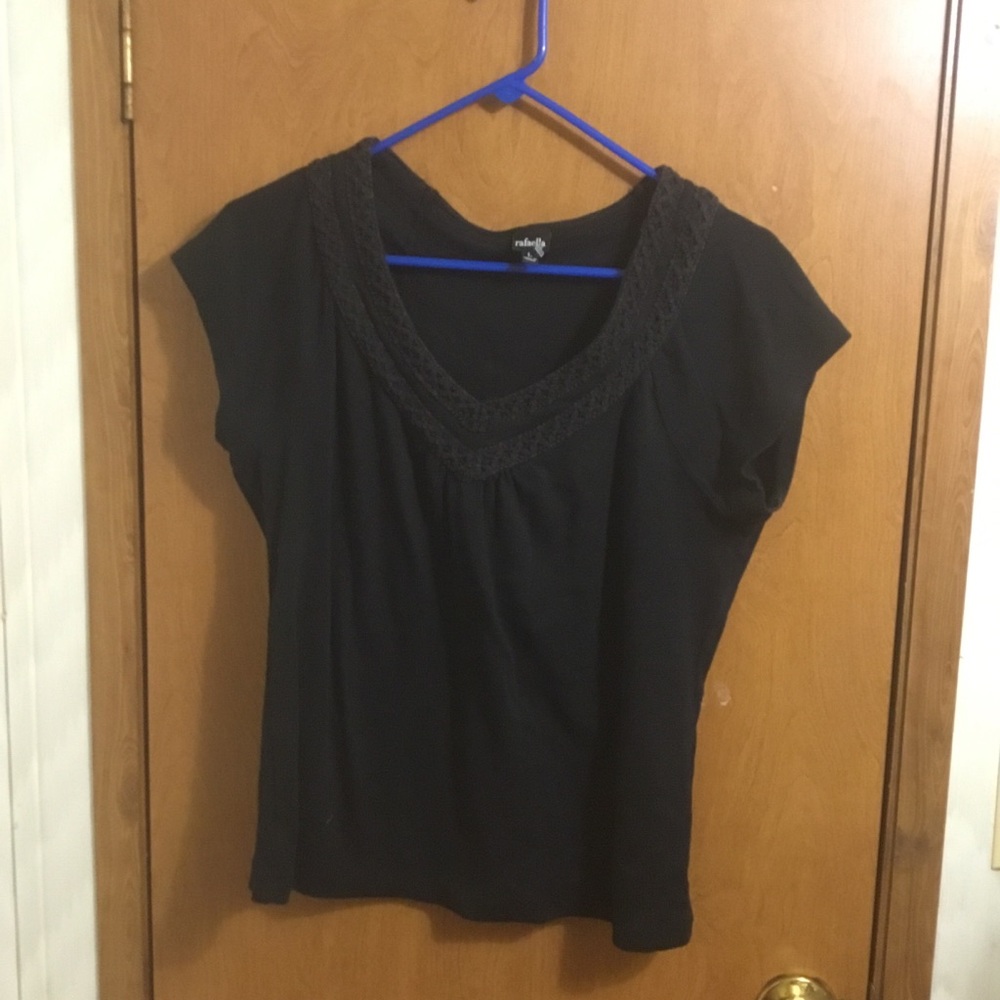 Rafaella Black Short-Sleeve V-Neck Top with Crochet Trim L - Picture 2 of 5
